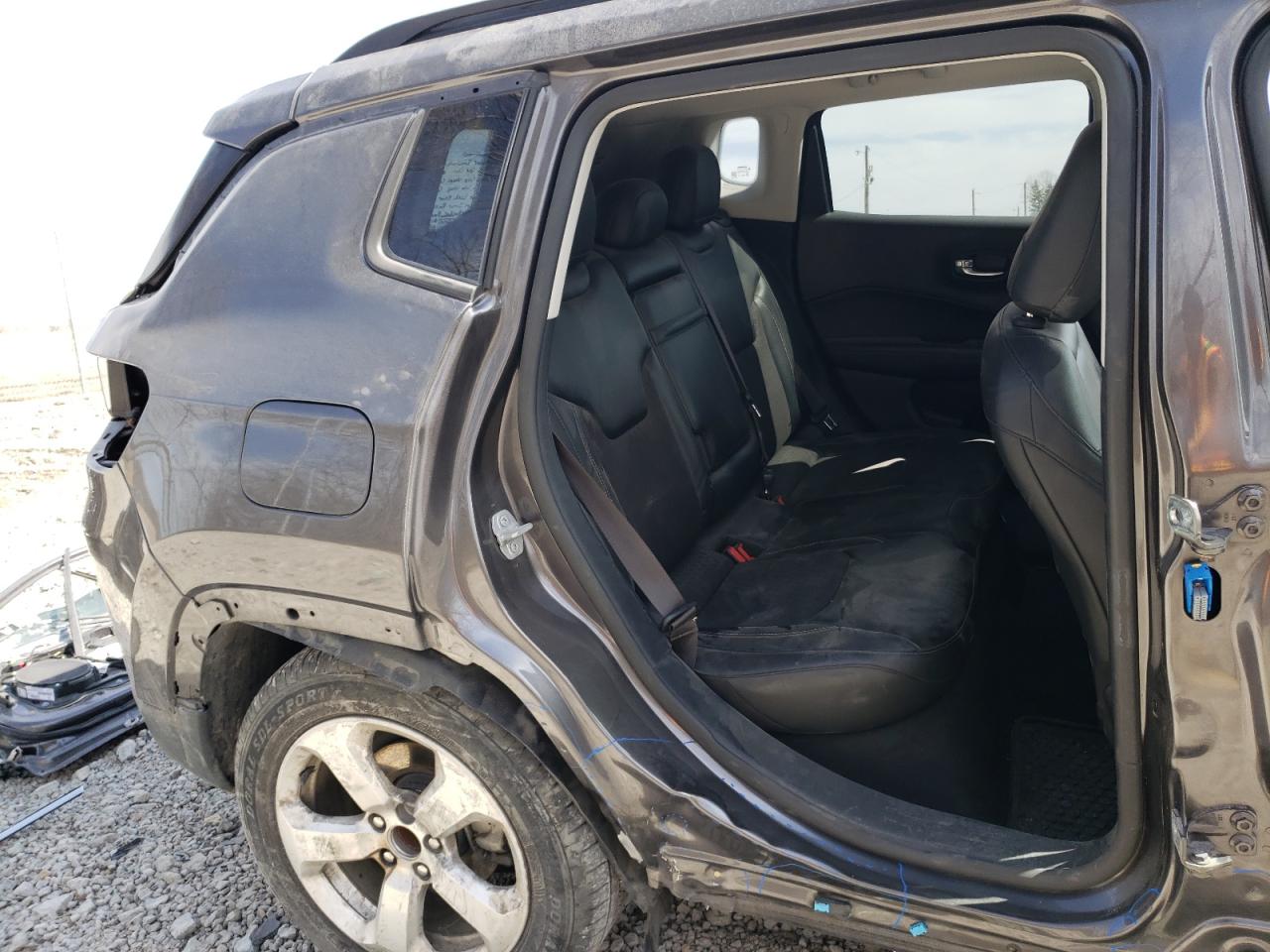 2018 Jeep Compass - Image 13