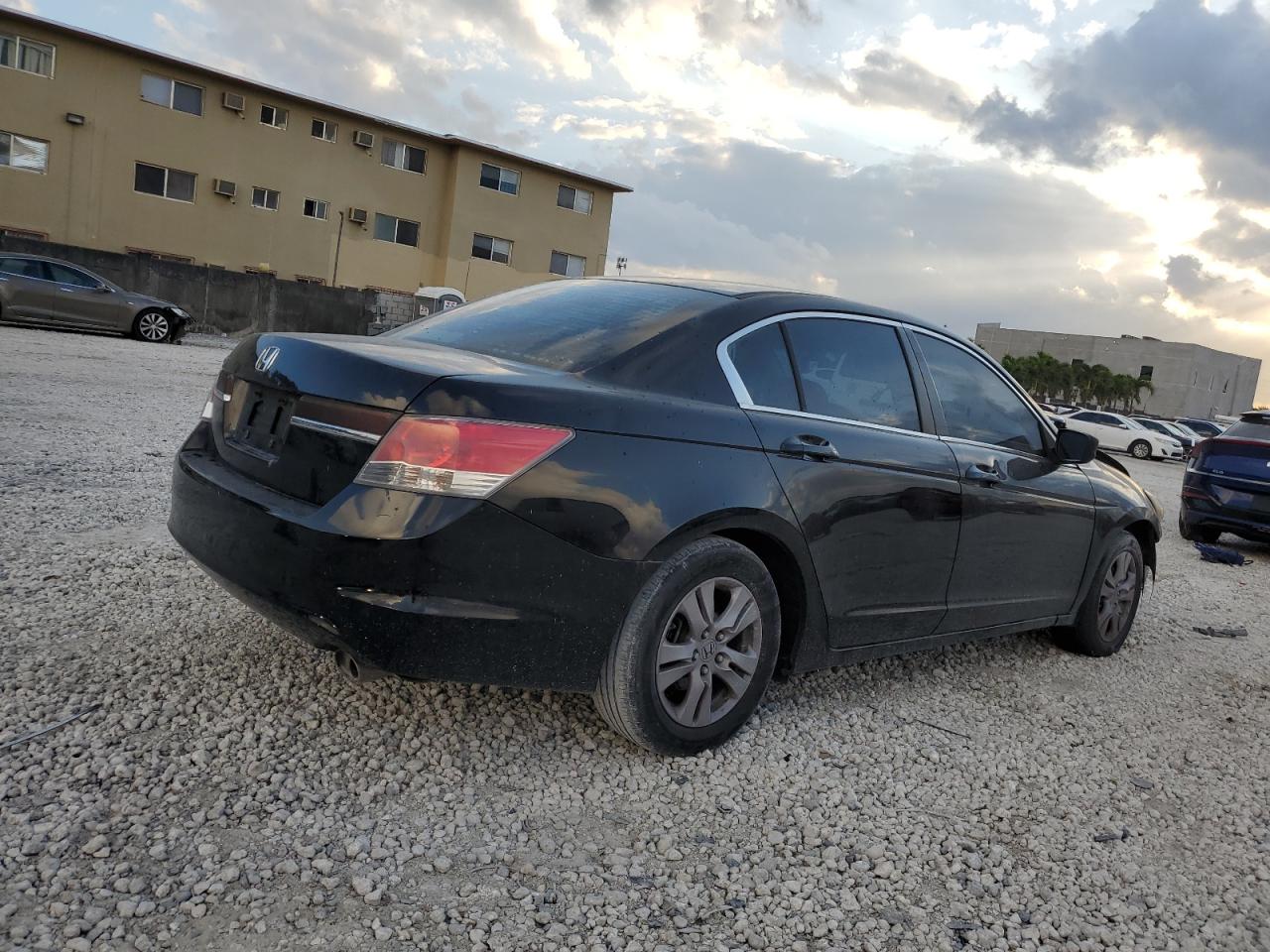 2011 Honda Accord - Image 3