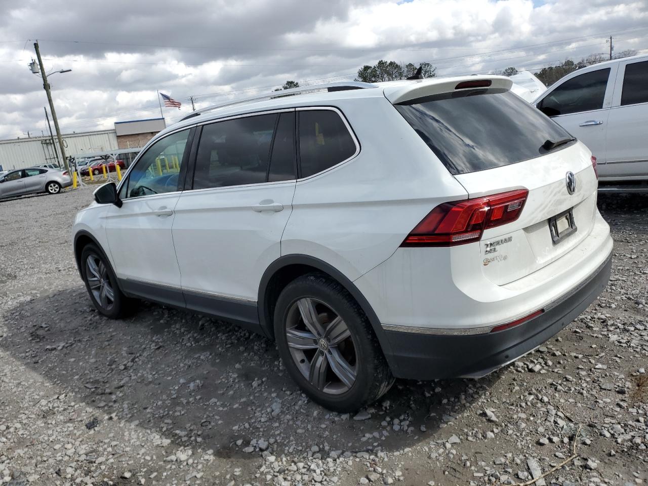 2020 Volkswagen Tiguan - Image 2