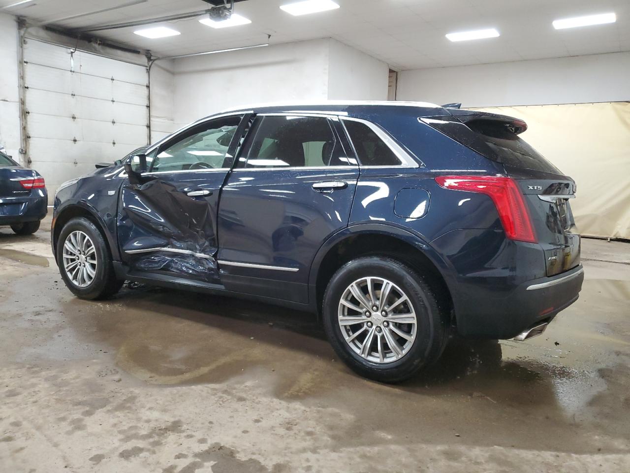 2017 Cadillac XT5 - Image 2