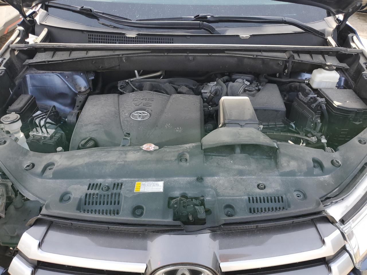 2019 Toyota Highlander - Image 12