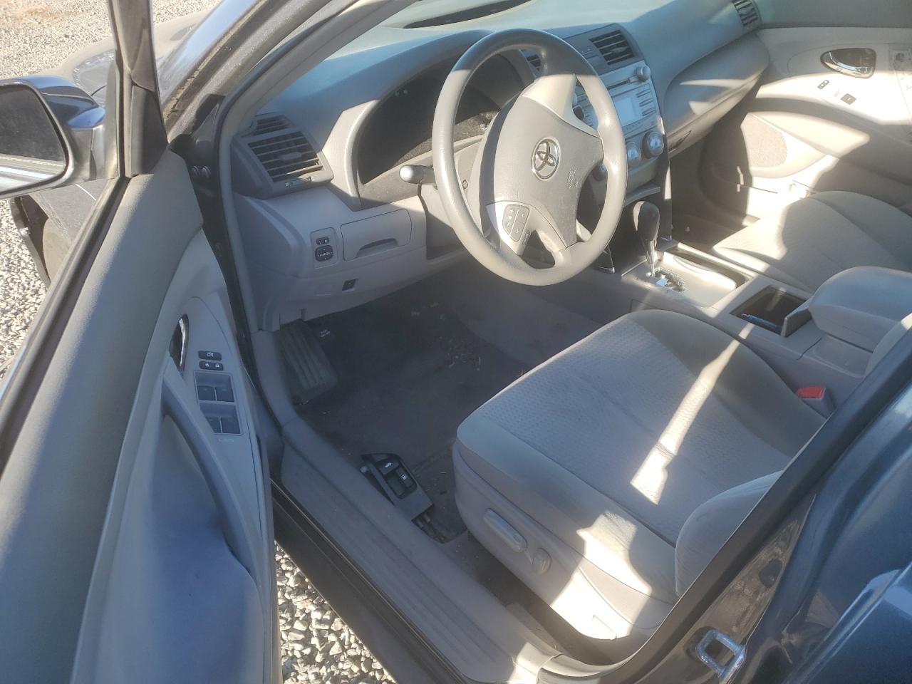 2011 Toyota Camry - Image 8