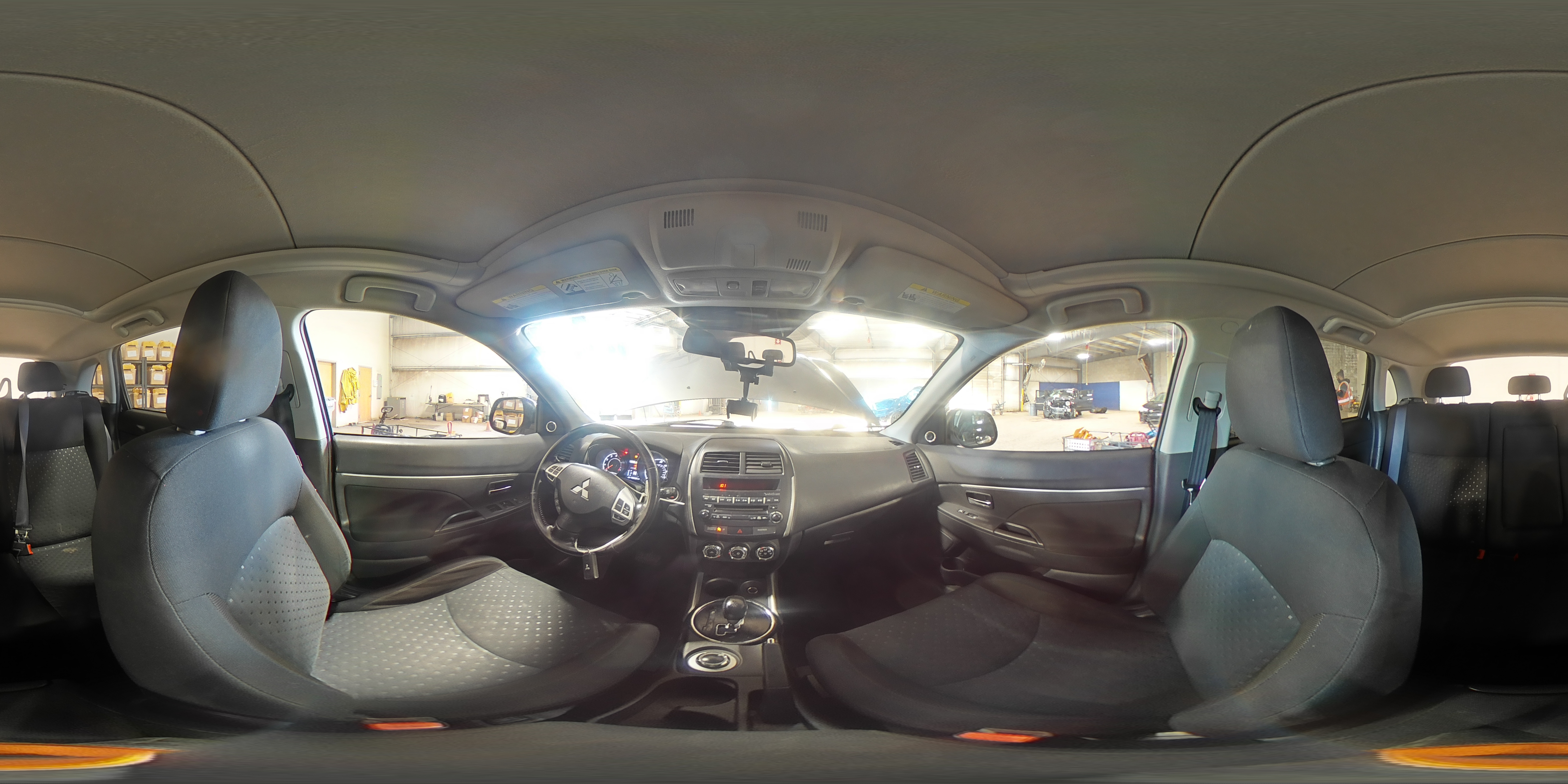 2012 Mitsubishi Outlander - Image 16