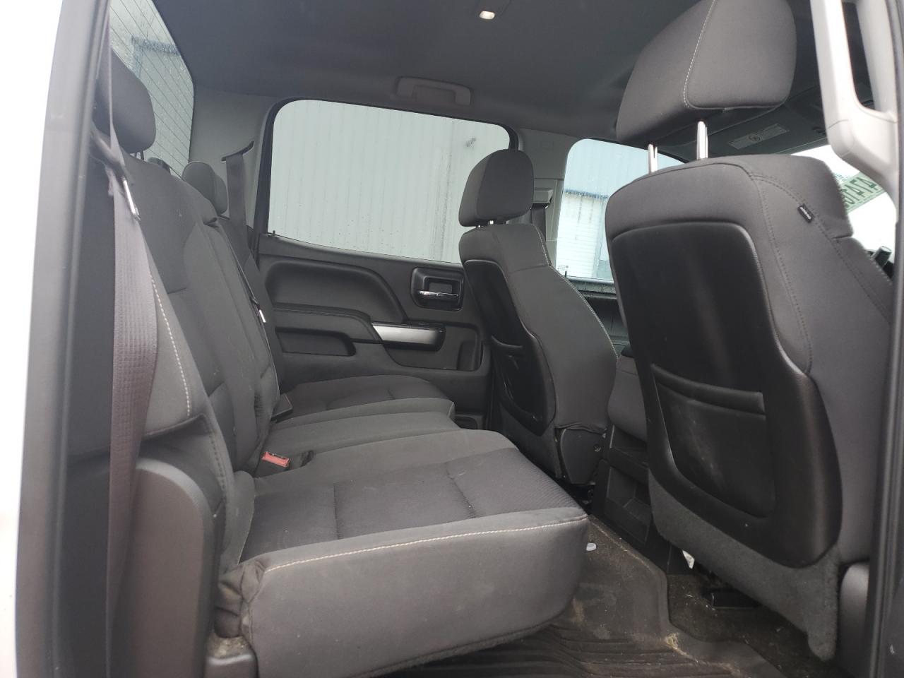 2015 Chevrolet Silverado - Image 10