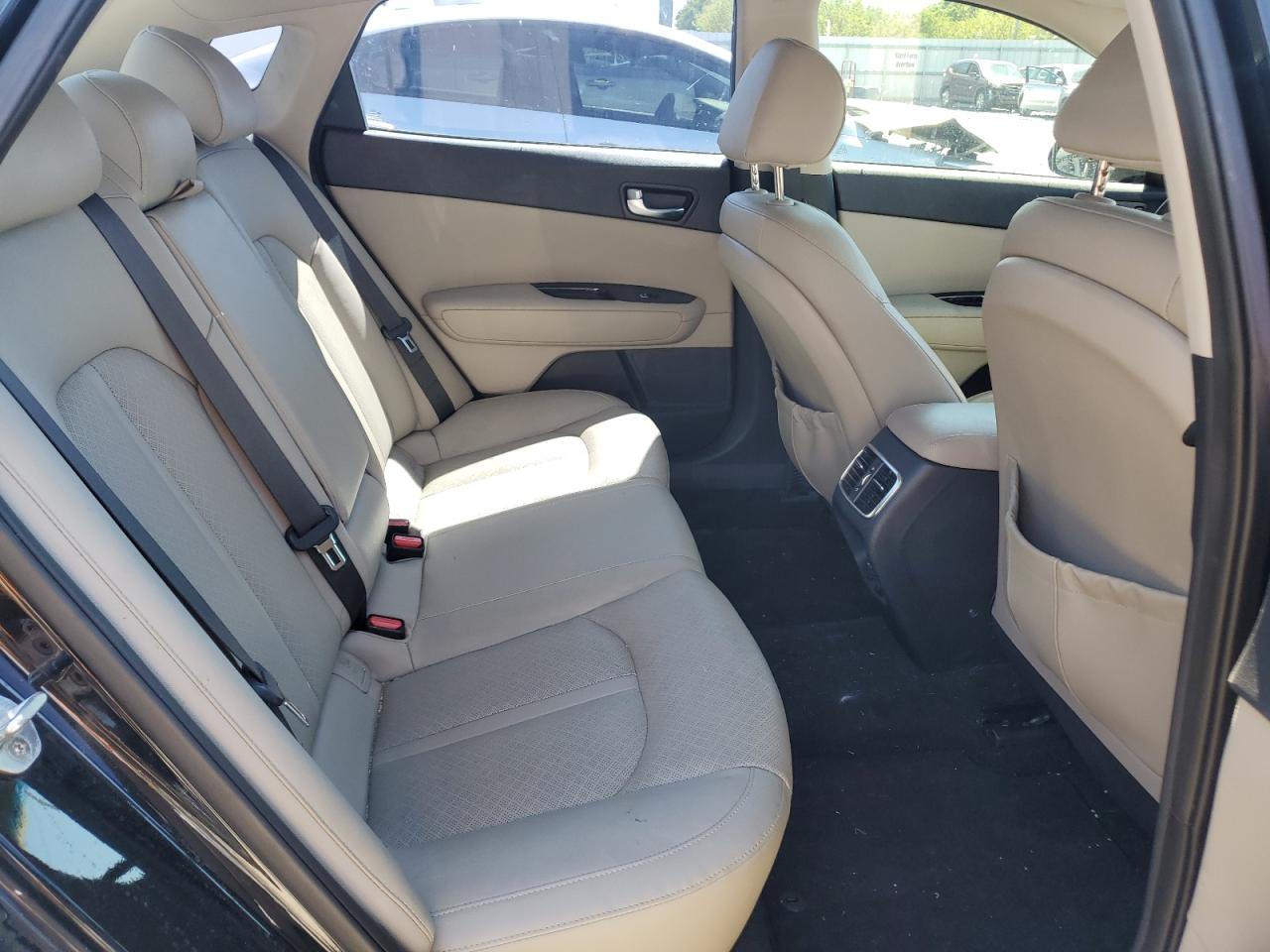 2016 Kia Optima - Image 10