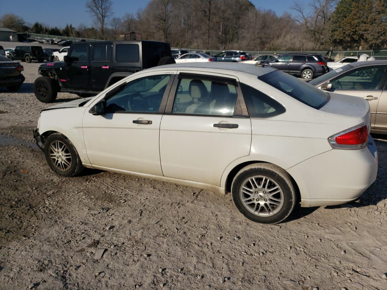 2009 Ford Focus - Image 2