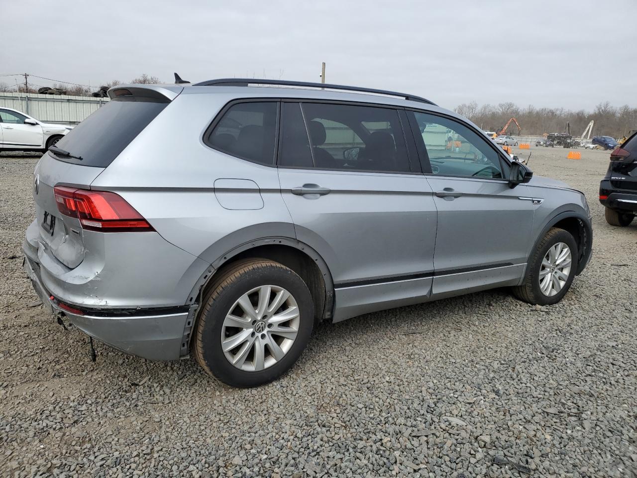 2021 Volkswagen Tiguan - Image 3