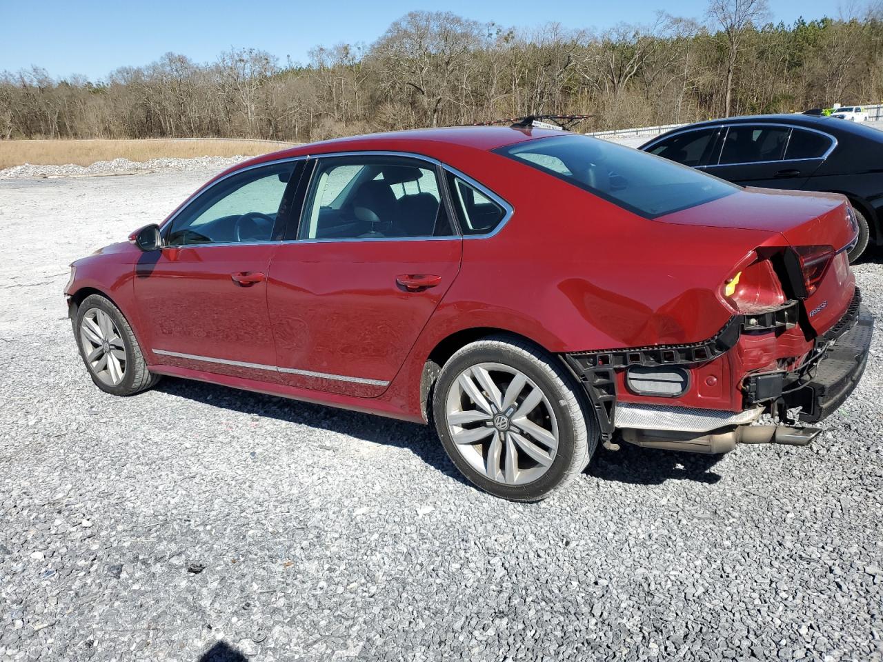 2017 Volkswagen Passat - Image 2