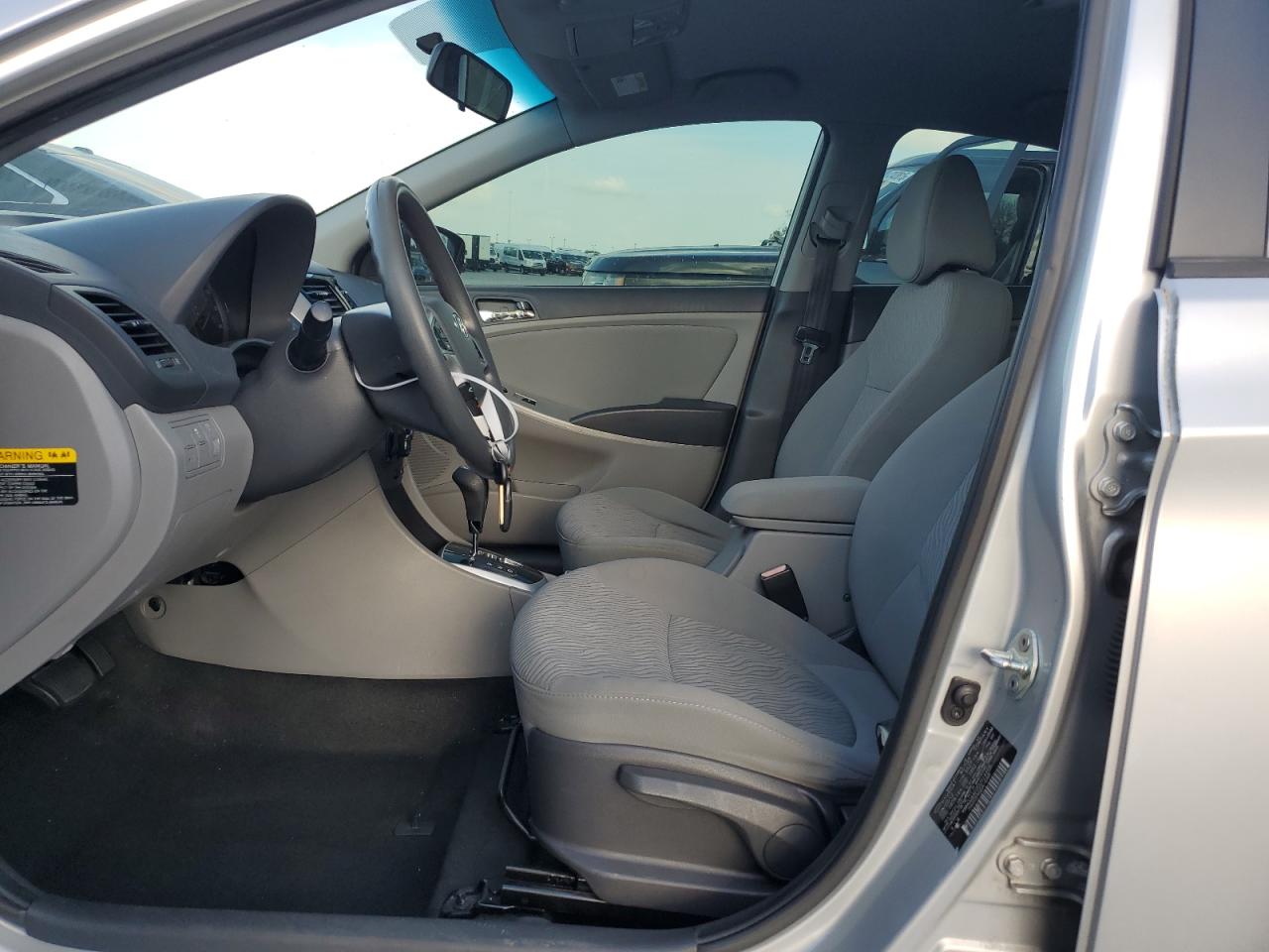 2013 Hyundai Accent - Image 7