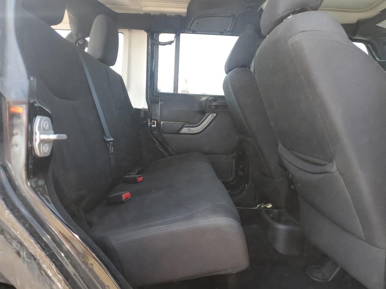 2016 Jeep Wrangler - Image 12