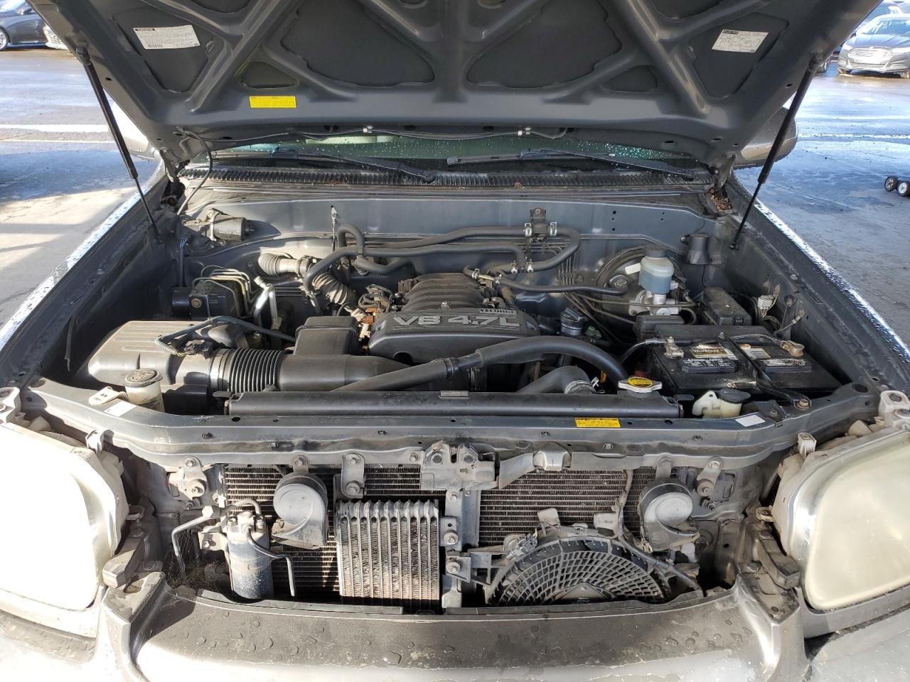 2005 Toyota Sequoia - Image 12