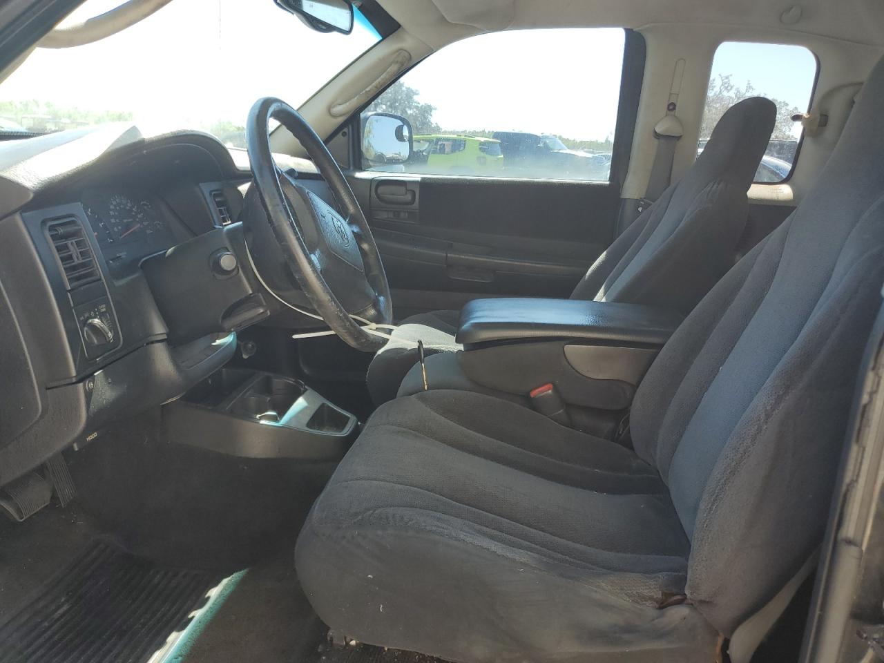 2004 Dodge Dakota - Image 7