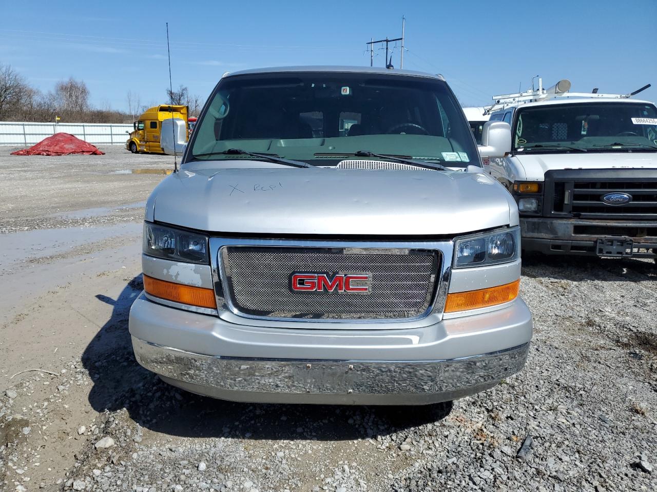 2011 GMC Savana - Image 5