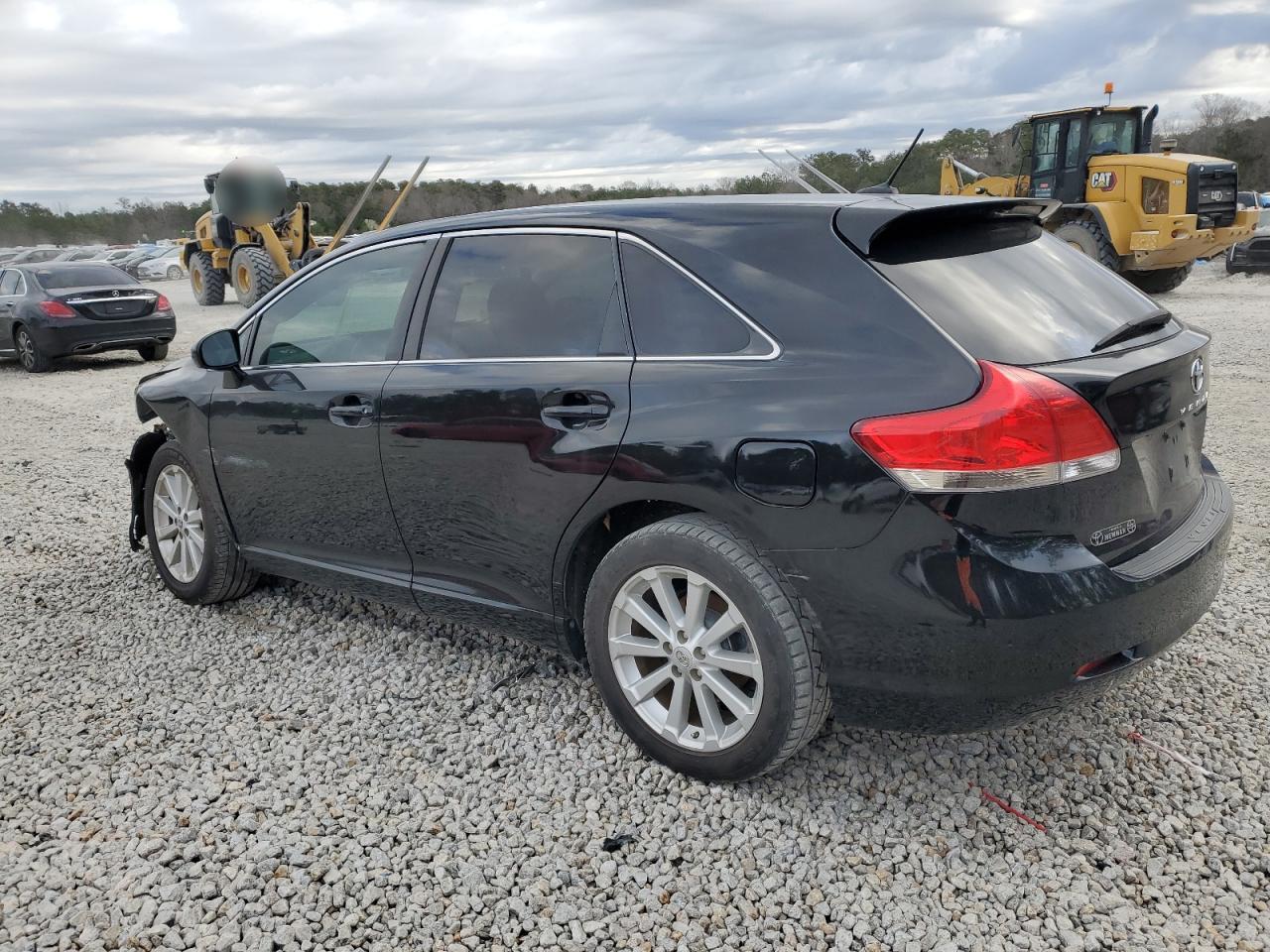 2010 Toyota Venza - Image 2