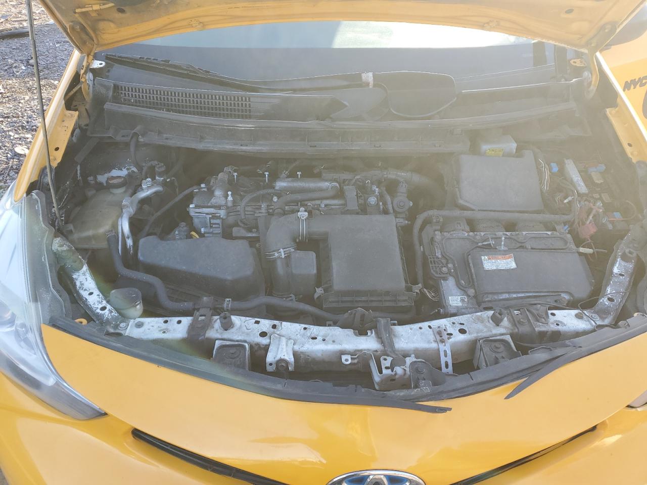 2016 Toyota Prius - Image 11