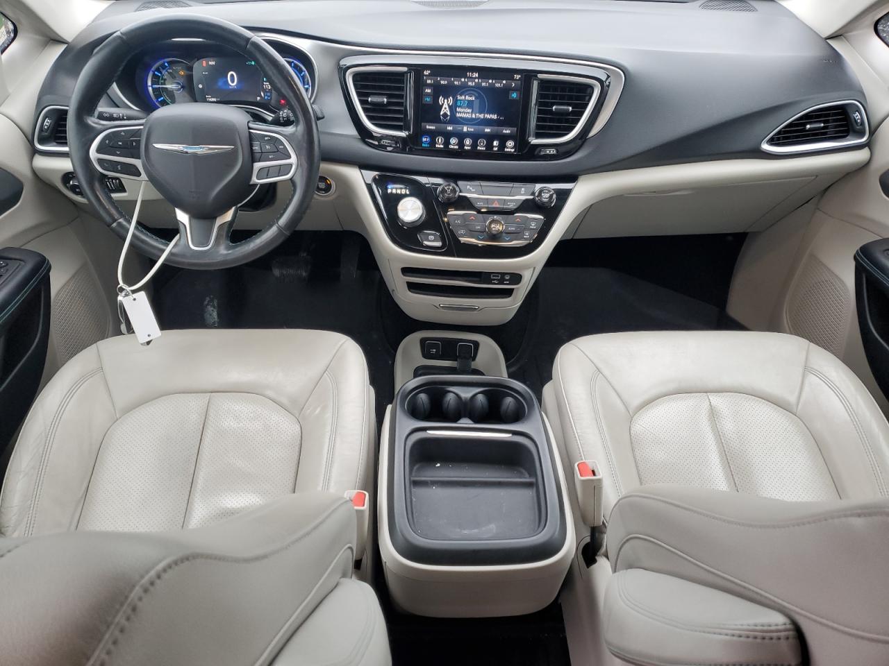 2019 Chrysler Pacifica - Image 8