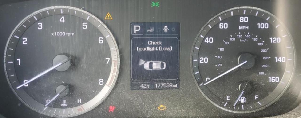 2016 Hyundai Sonata - Image 9