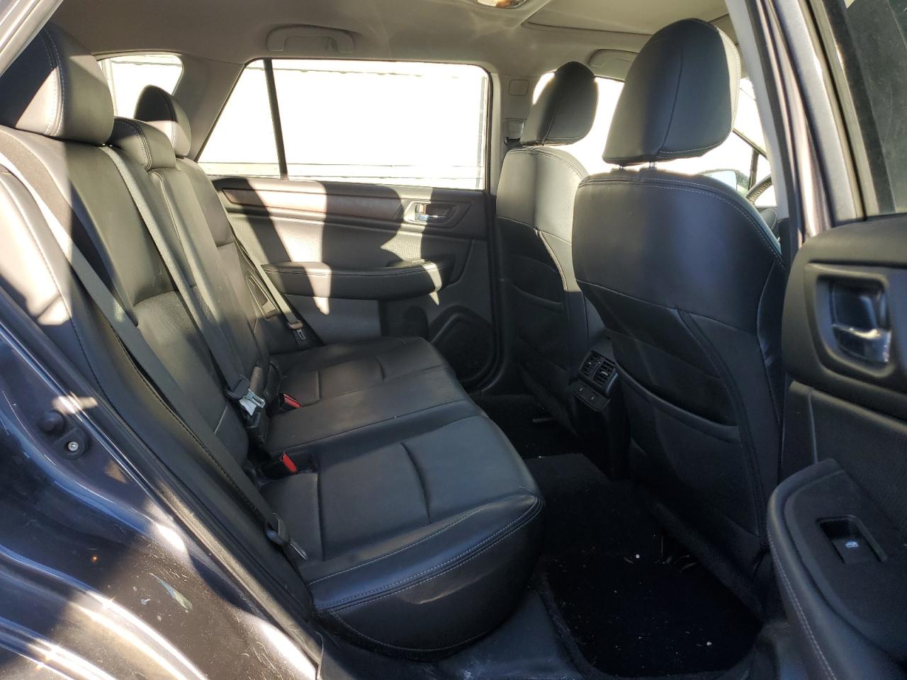 2015 Subaru Outback - Image 11