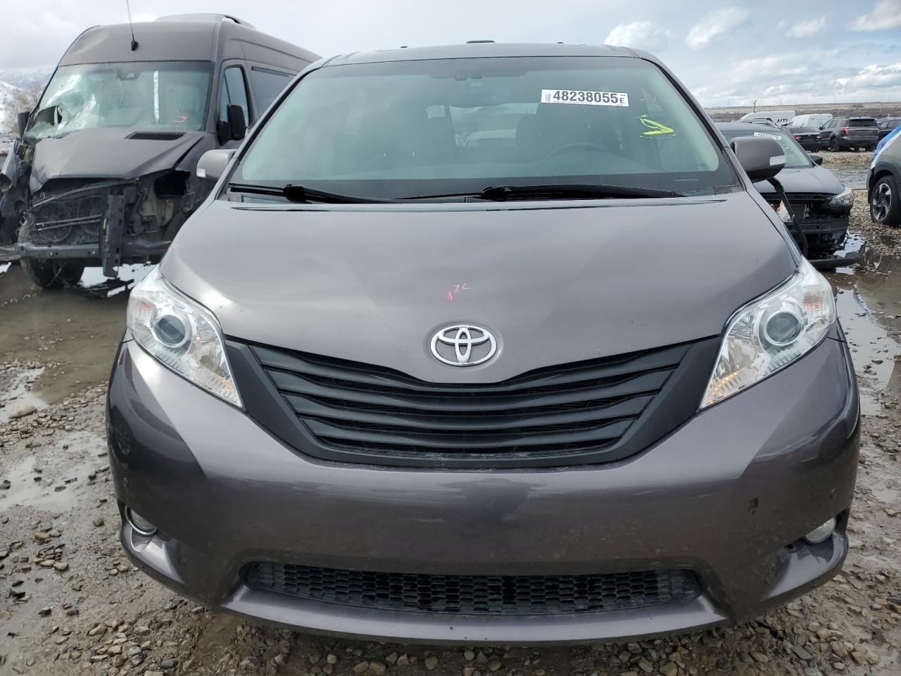 2013 Toyota Sienna - Image 5