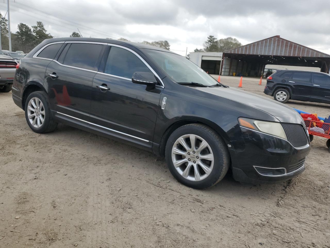 2014 Lincoln MKT - Image 4