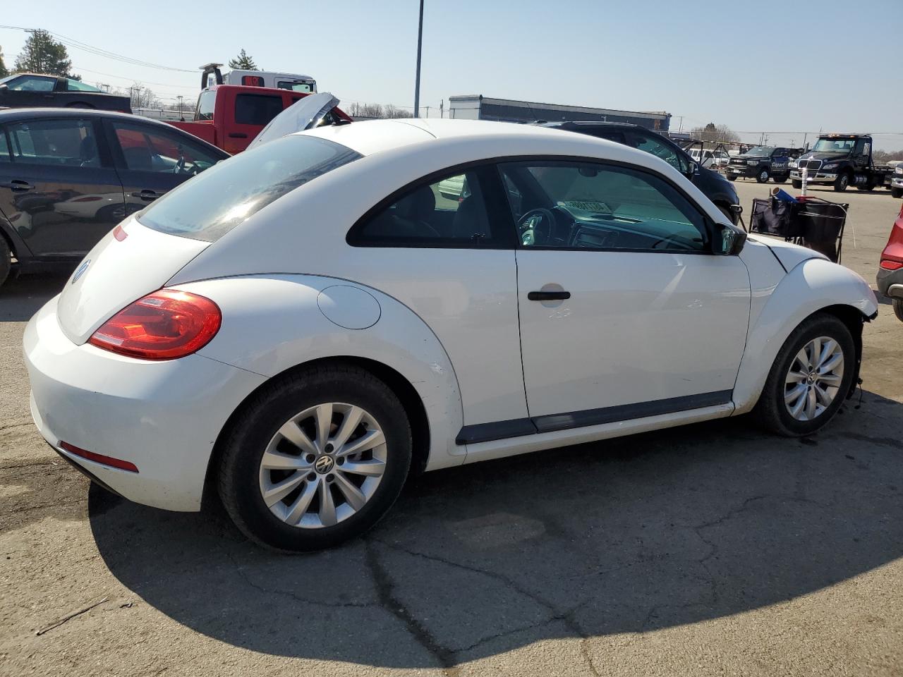 2015 Volkswagen Beetle - Image 3