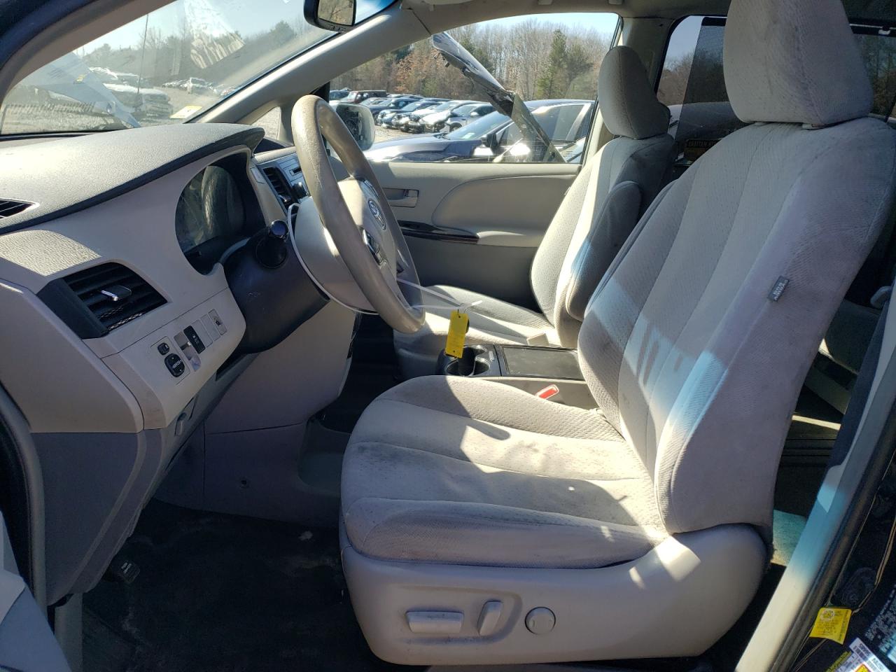 2013 Toyota Sienna - Image 7
