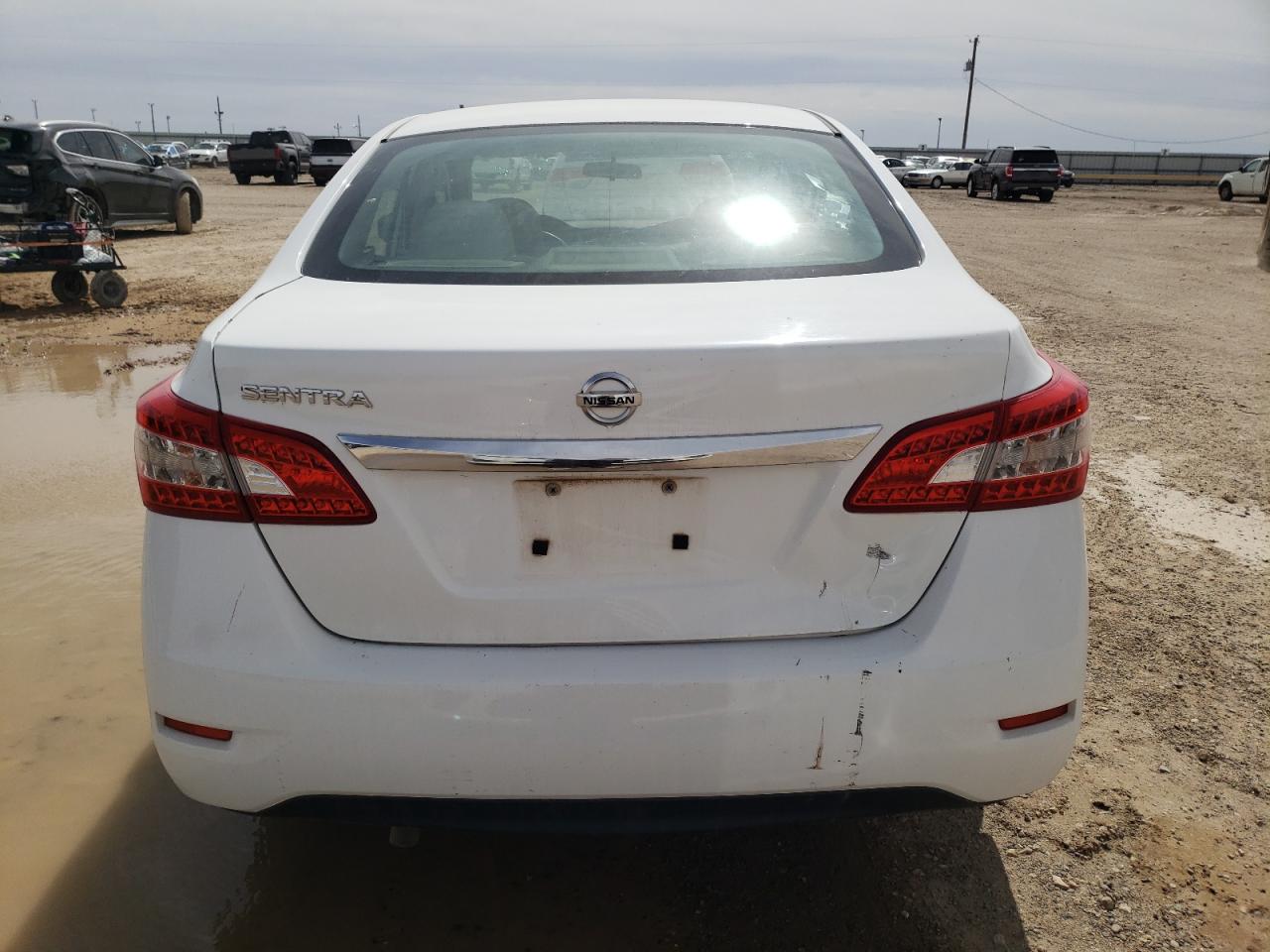 2015 Nissan Sentra - Image 6
