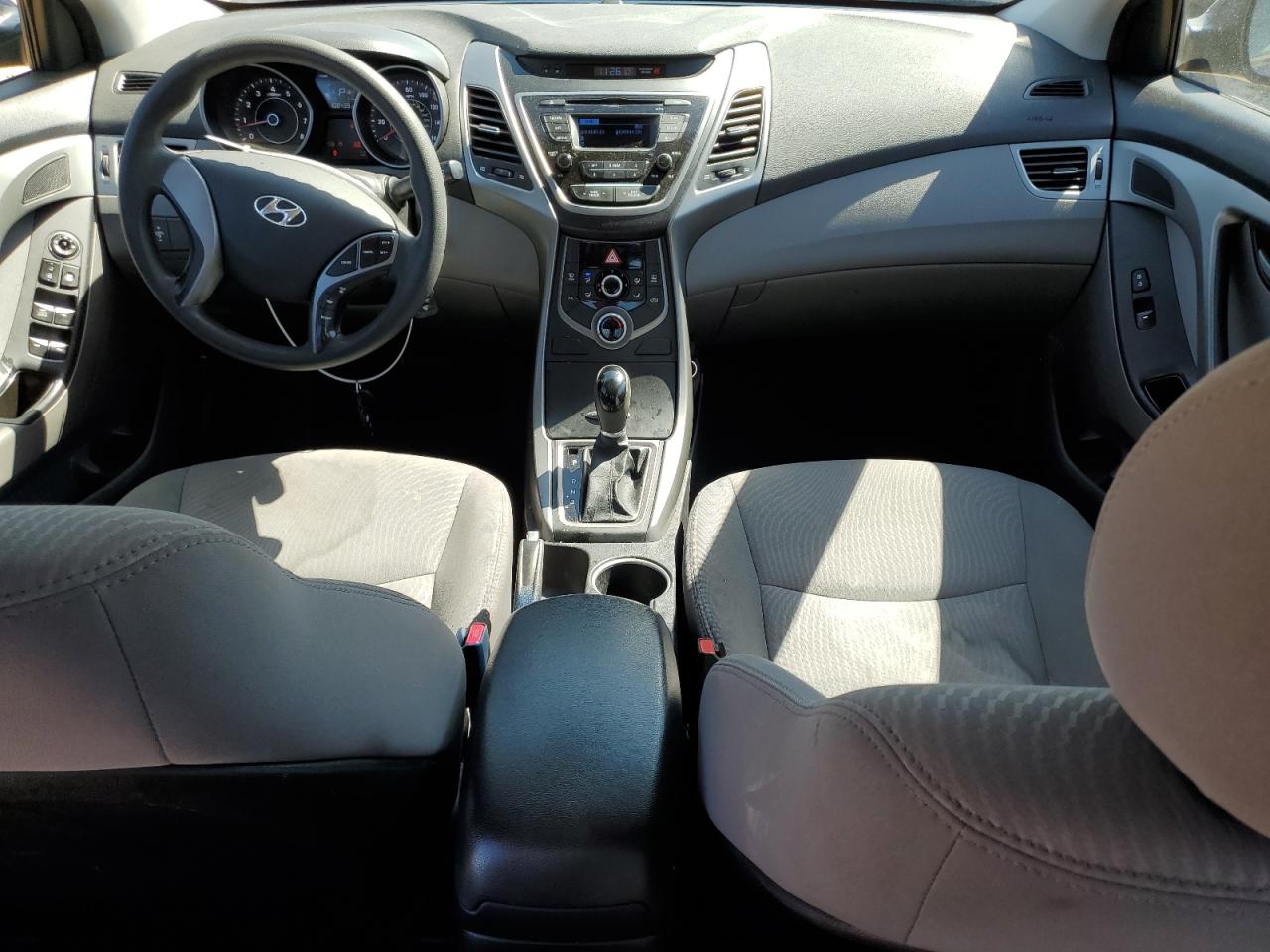 2014 Hyundai Elantra - Image 8