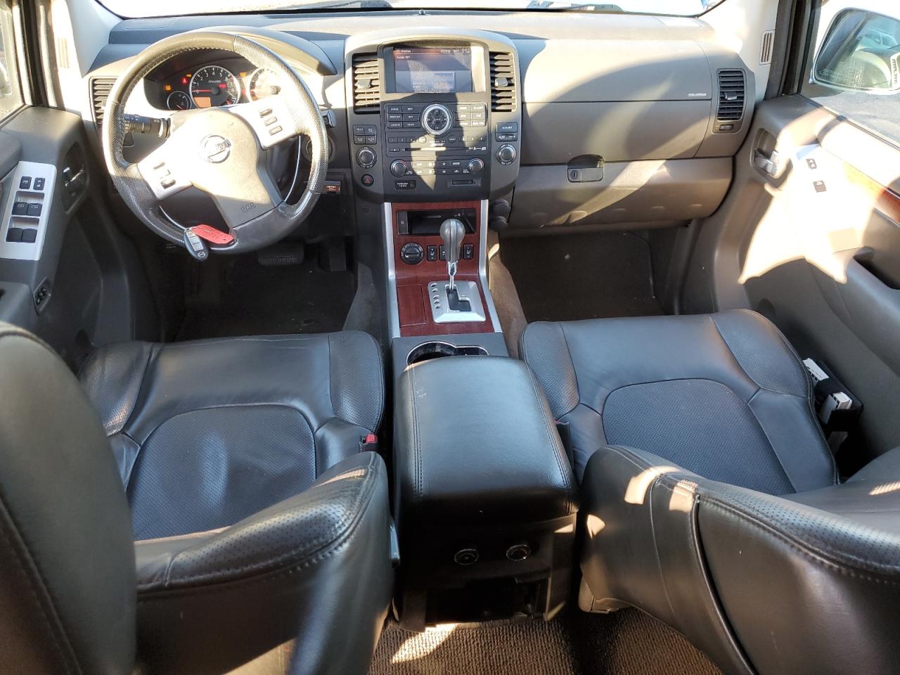 2010 Nissan Pathfinder - Image 8