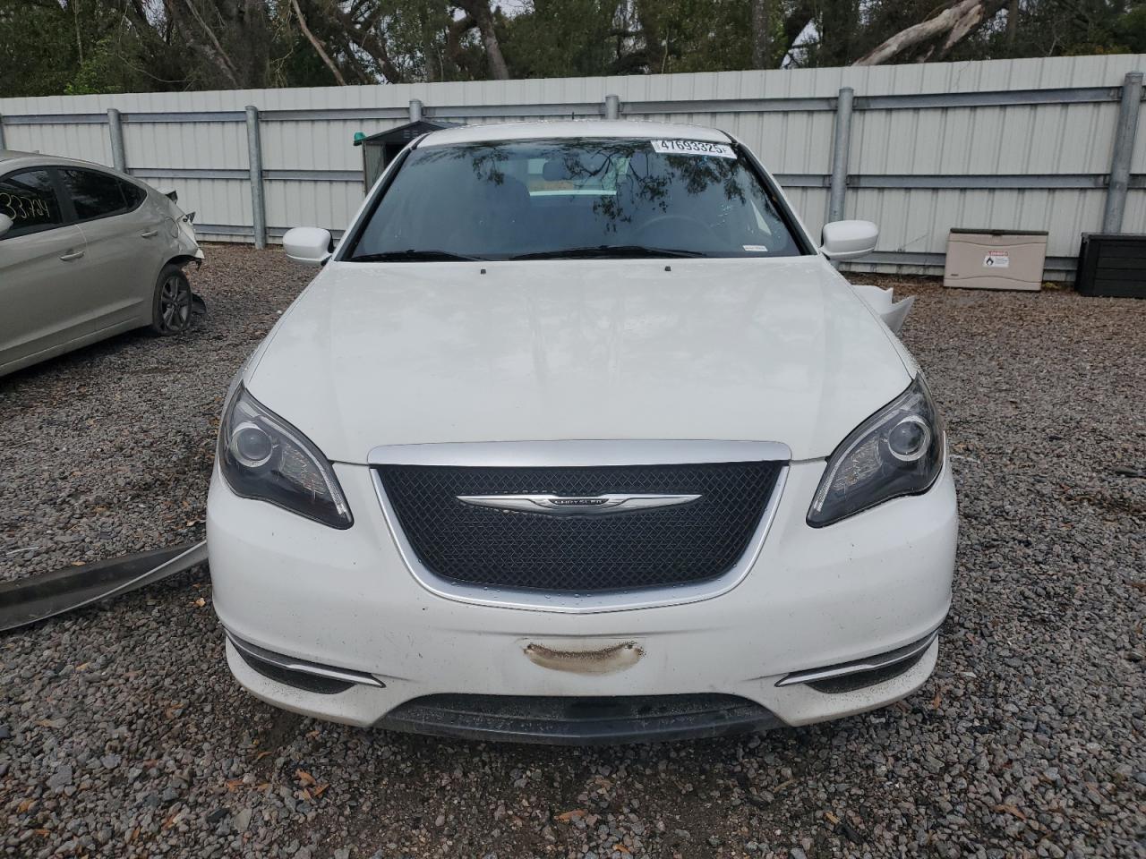 2014 Chrysler 200 - Image 5