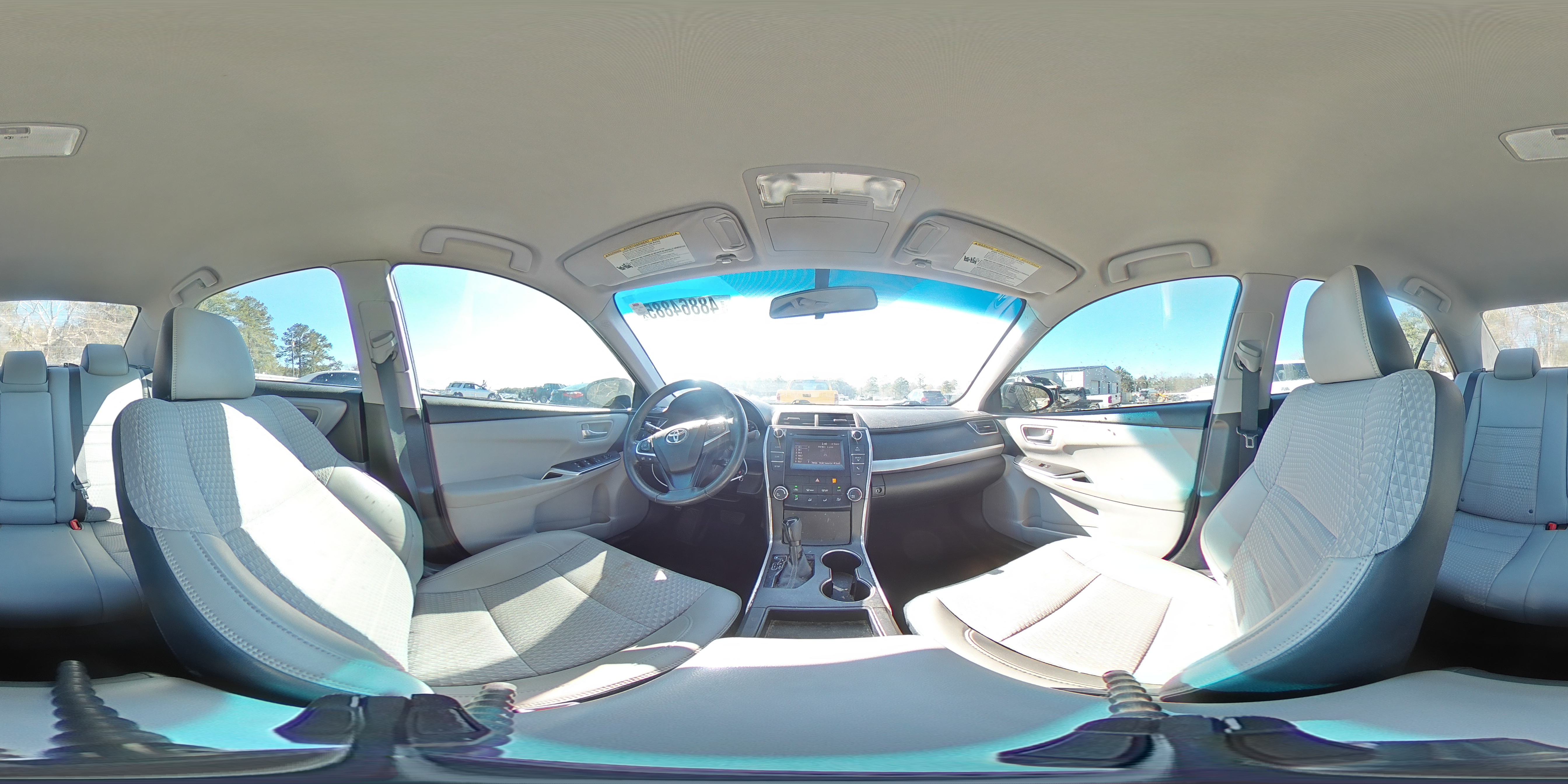 2015 Toyota Camry - Image 14