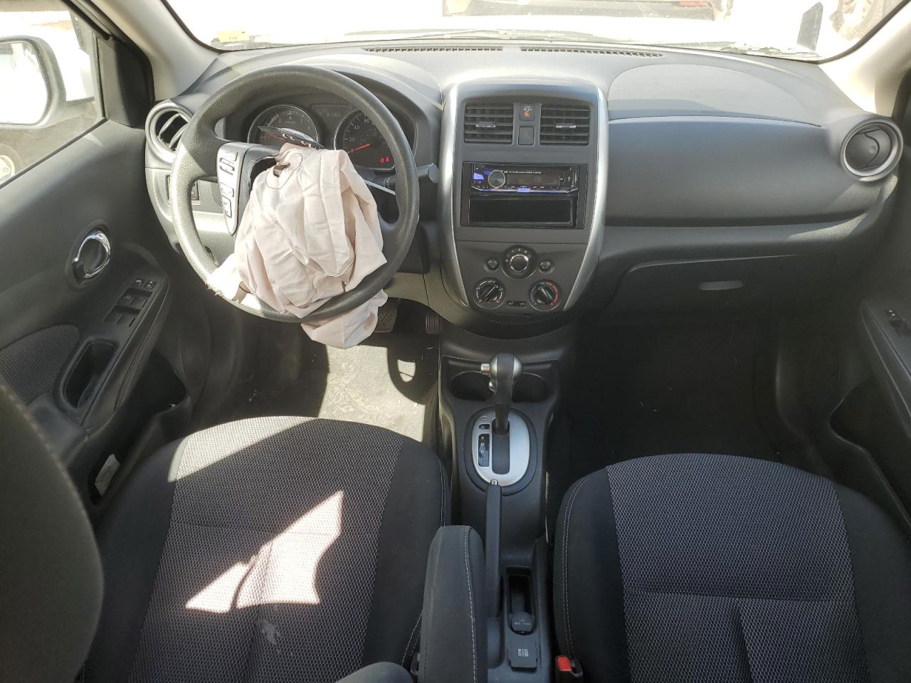 2015 Nissan Versa - Image 8