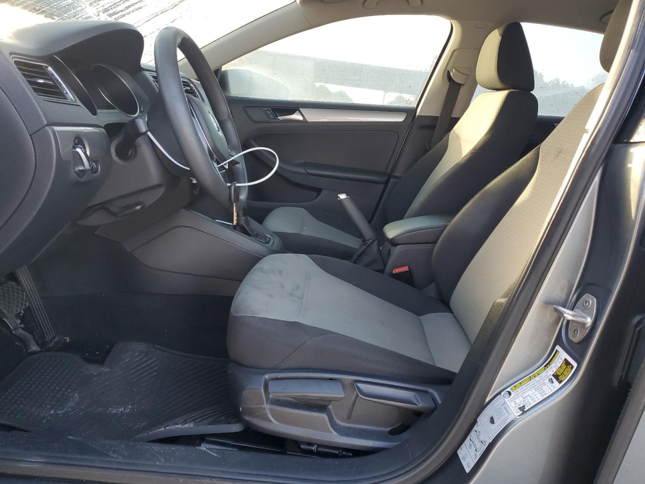 2017 Volkswagen Jetta - Image 7