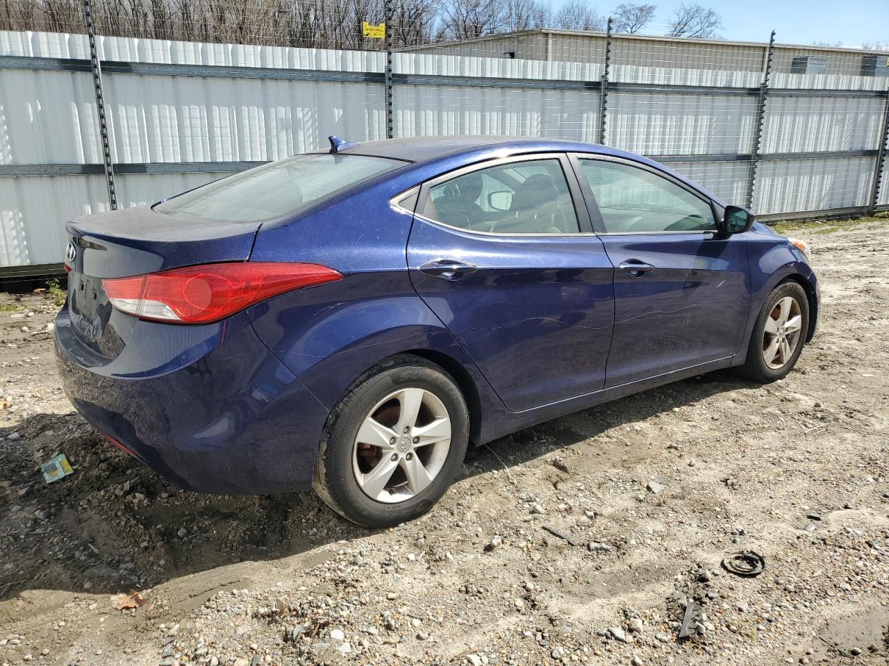 2013 Hyundai Elantra - Image 3