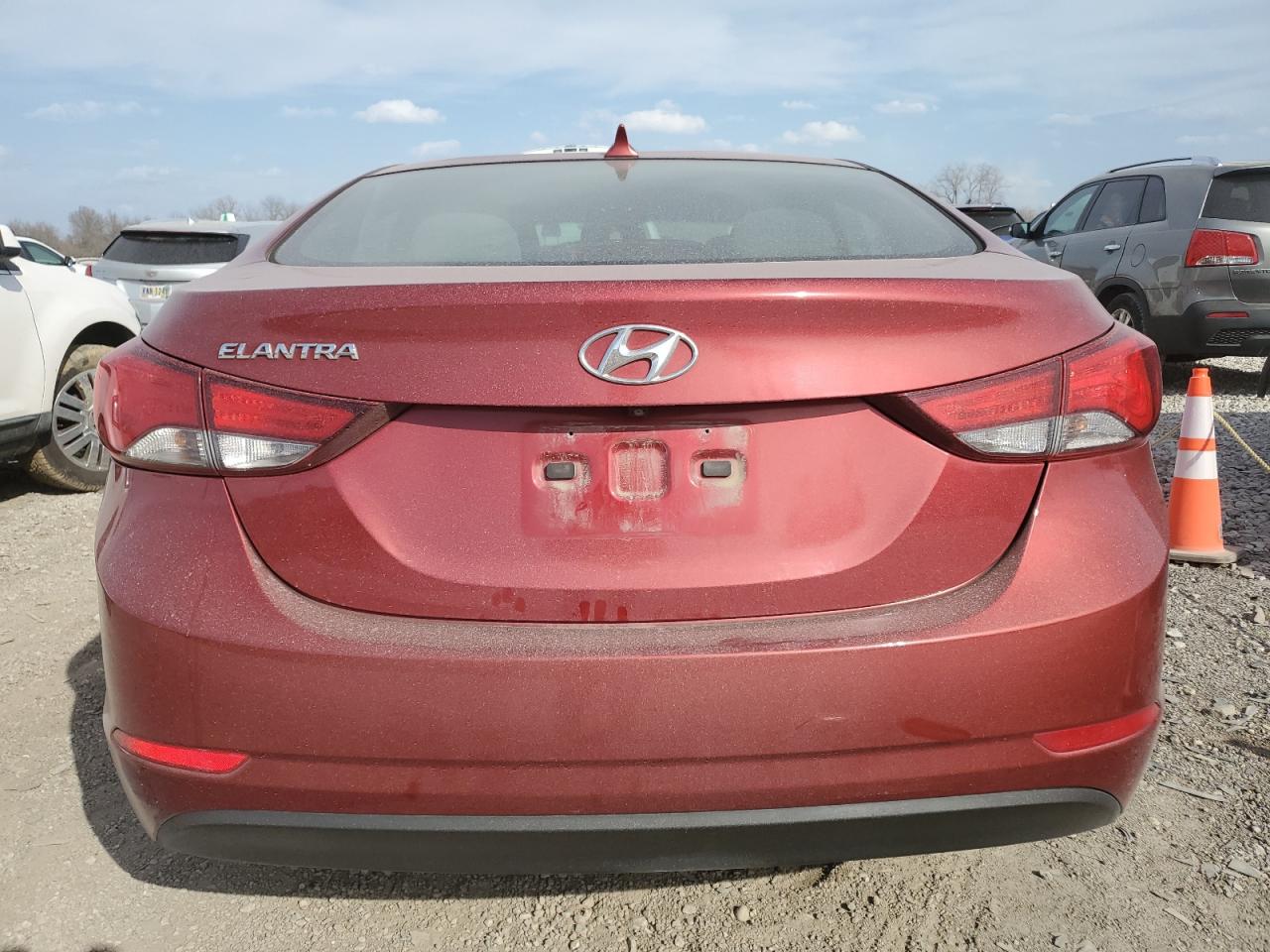 2015 Hyundai Elantra - Image 6
