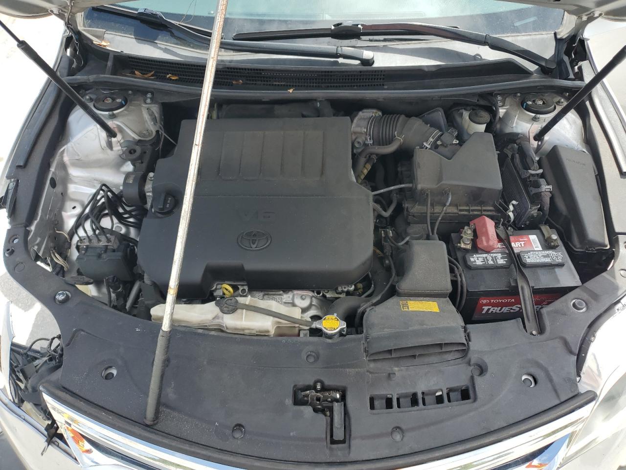 2013 Toyota Avalon - Image 11