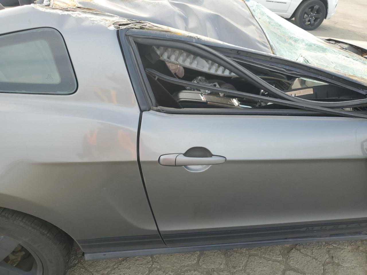 2011 Ford Mustang - Image 11
