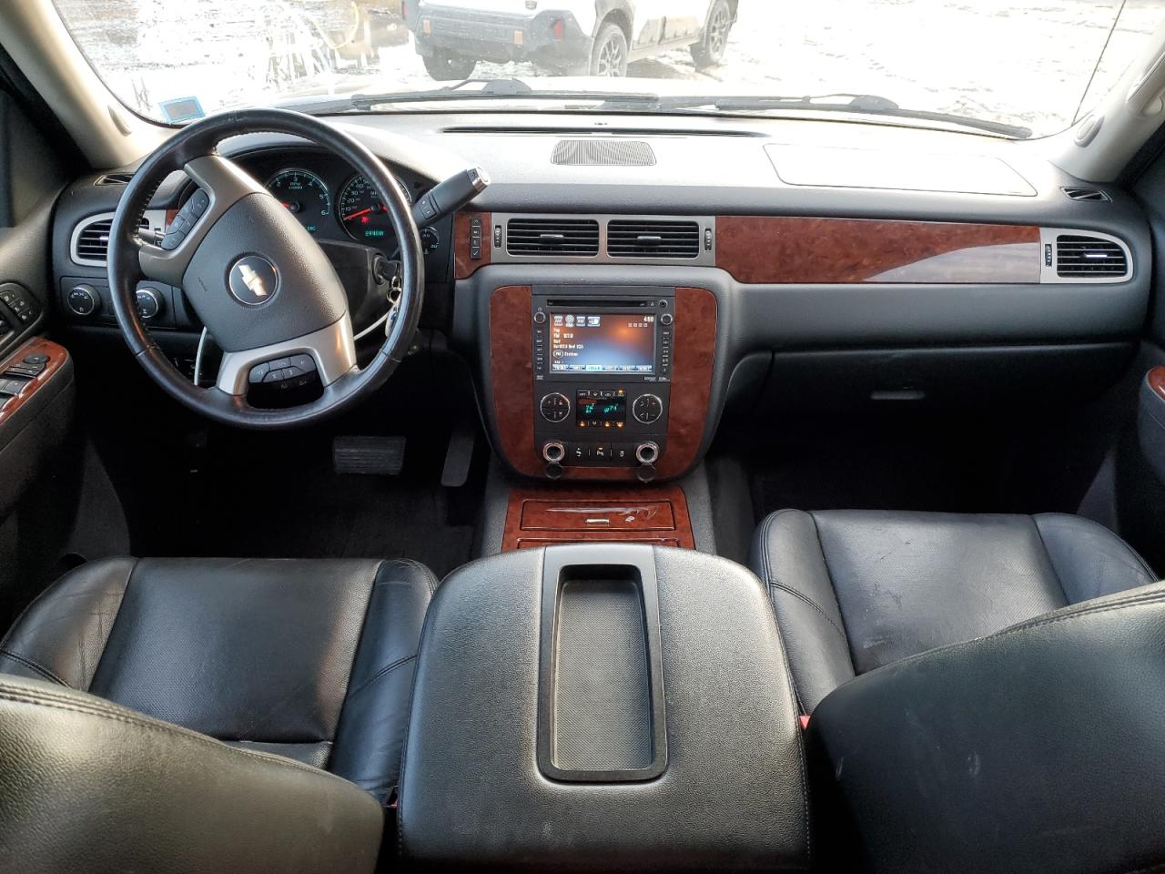 2013 Chevrolet Avalanche - Image 8