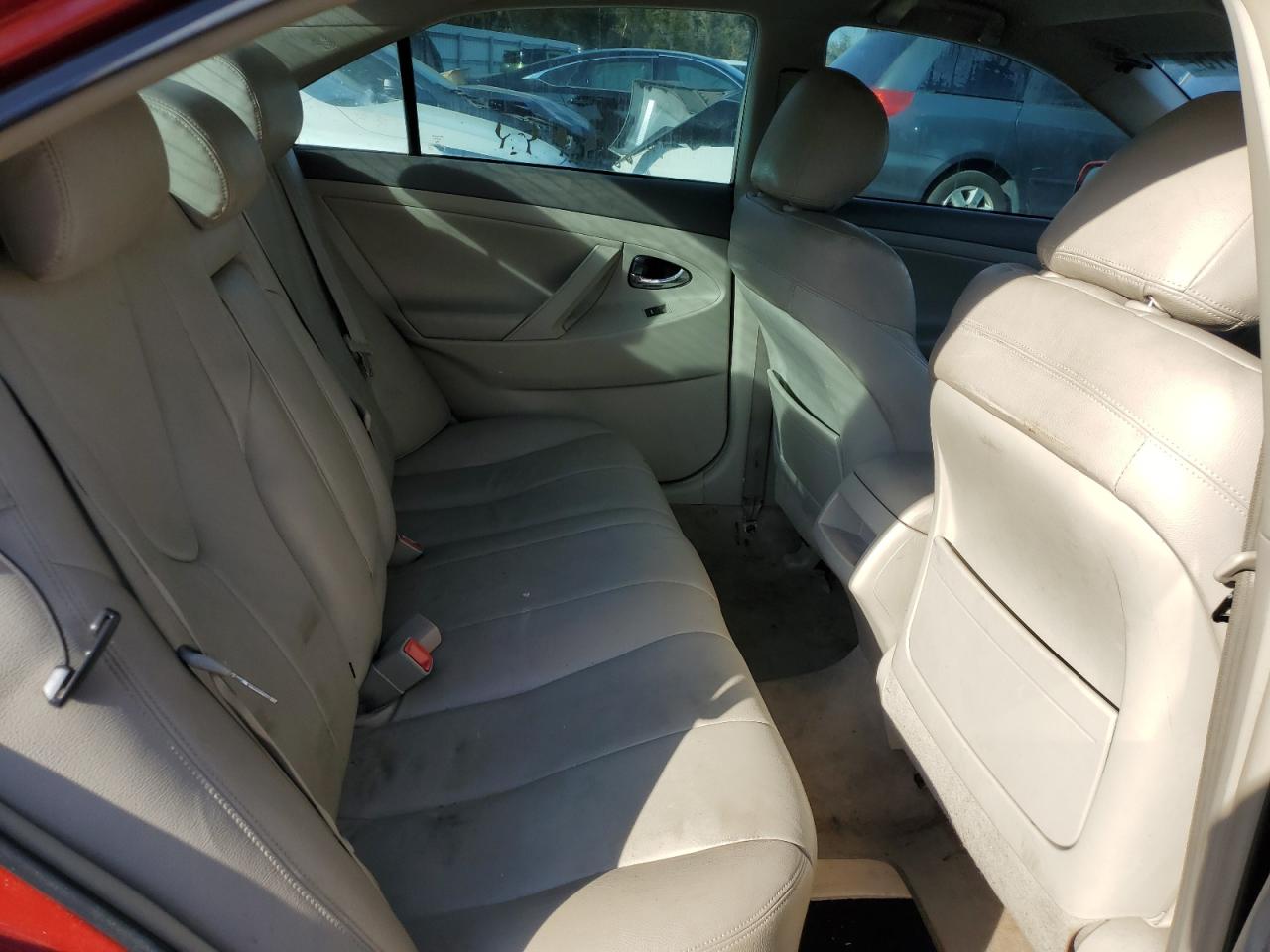 2011 Toyota Camry - Image 10