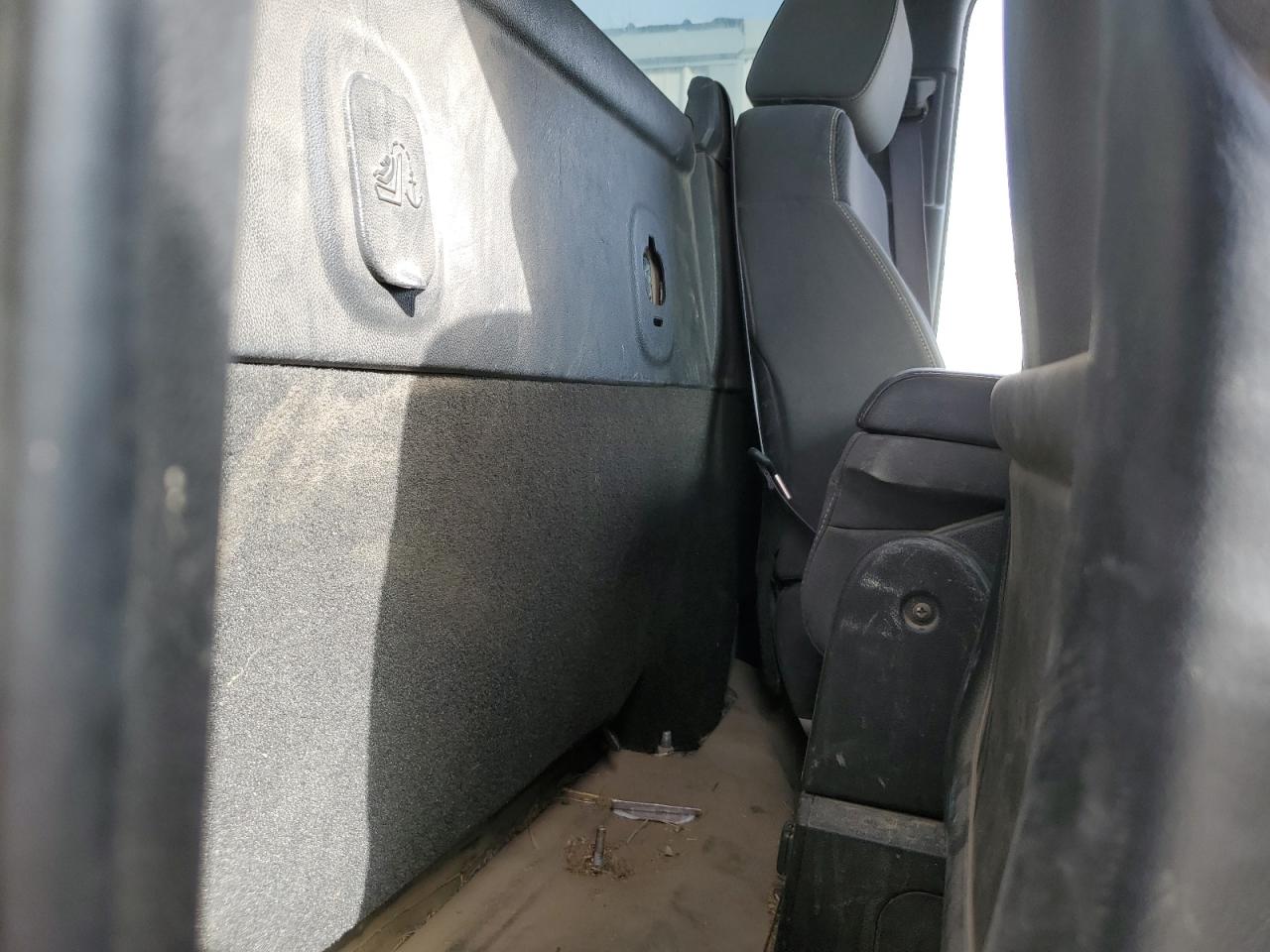 2015 Chevrolet Silverado - Image 10