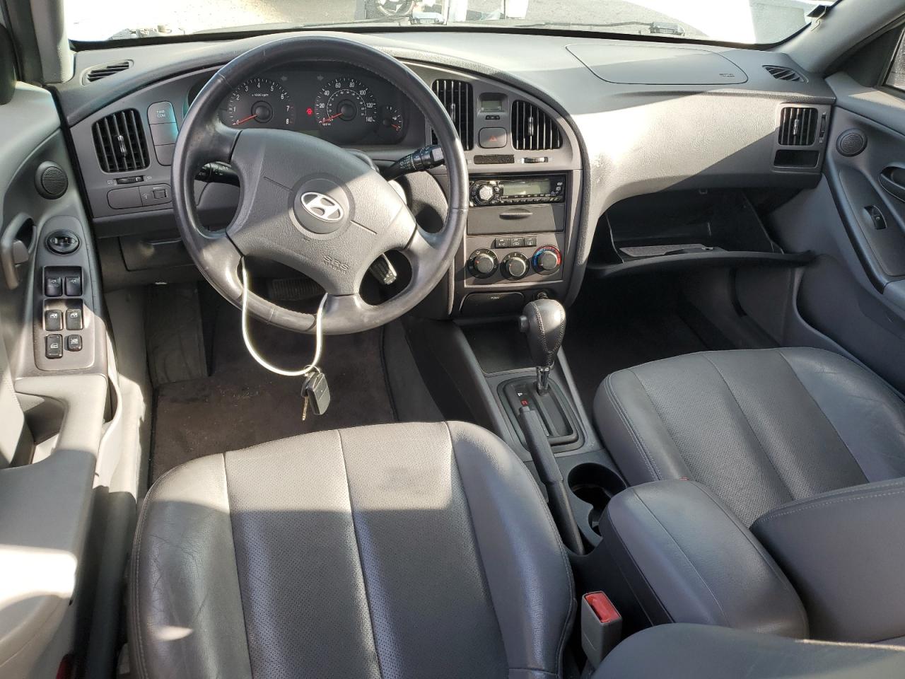 2004 Hyundai Elantra Gls VIN: KMHDN56D84U130497 Lot: 49121055