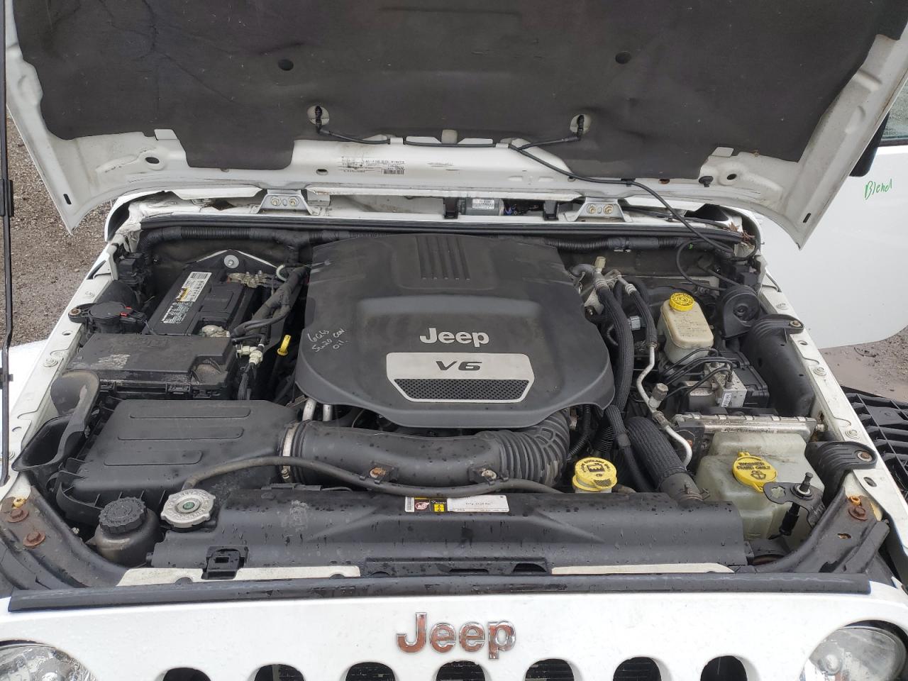 2015 Jeep Wrangler - Image 12