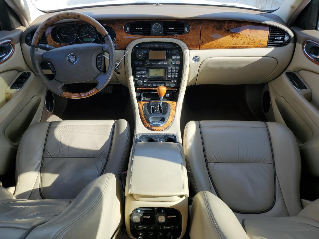 2005 Jaguar XJ - Image 8