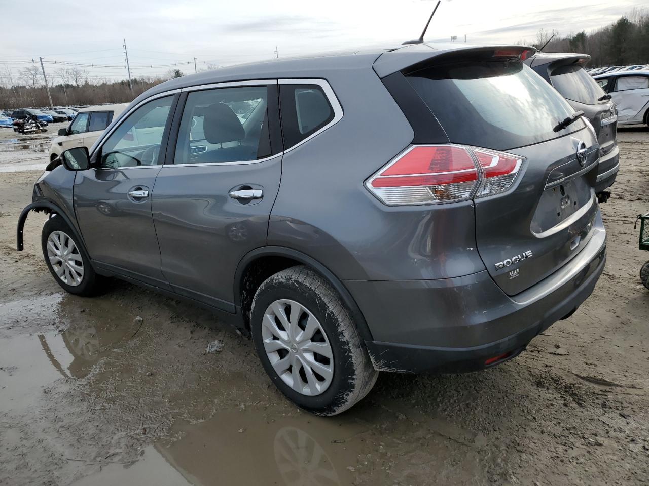 2015 Nissan Rogue - Image 2