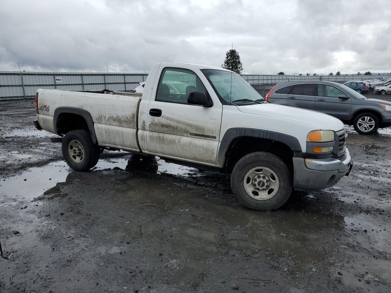 2004 GMC Sierra - Image 4