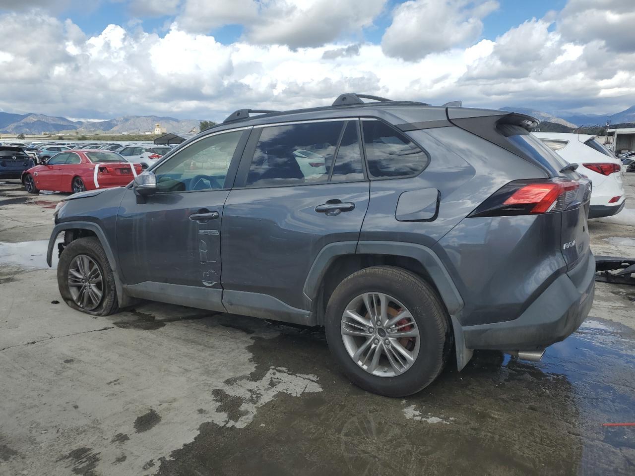 2019 Toyota RAV 4 - Image 2