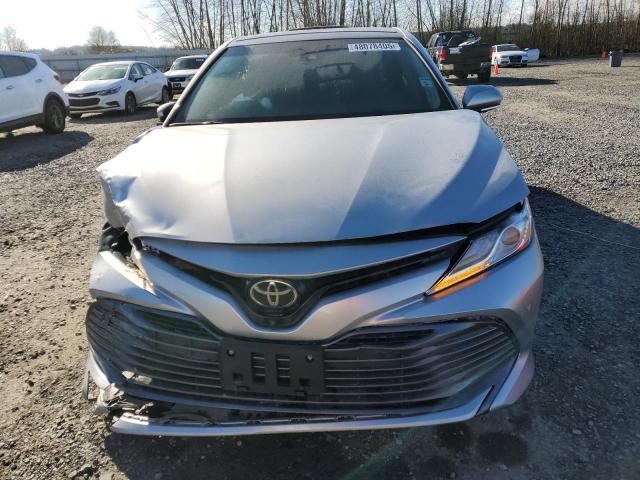  TOYOTA CAMRY 2018 Серебристый