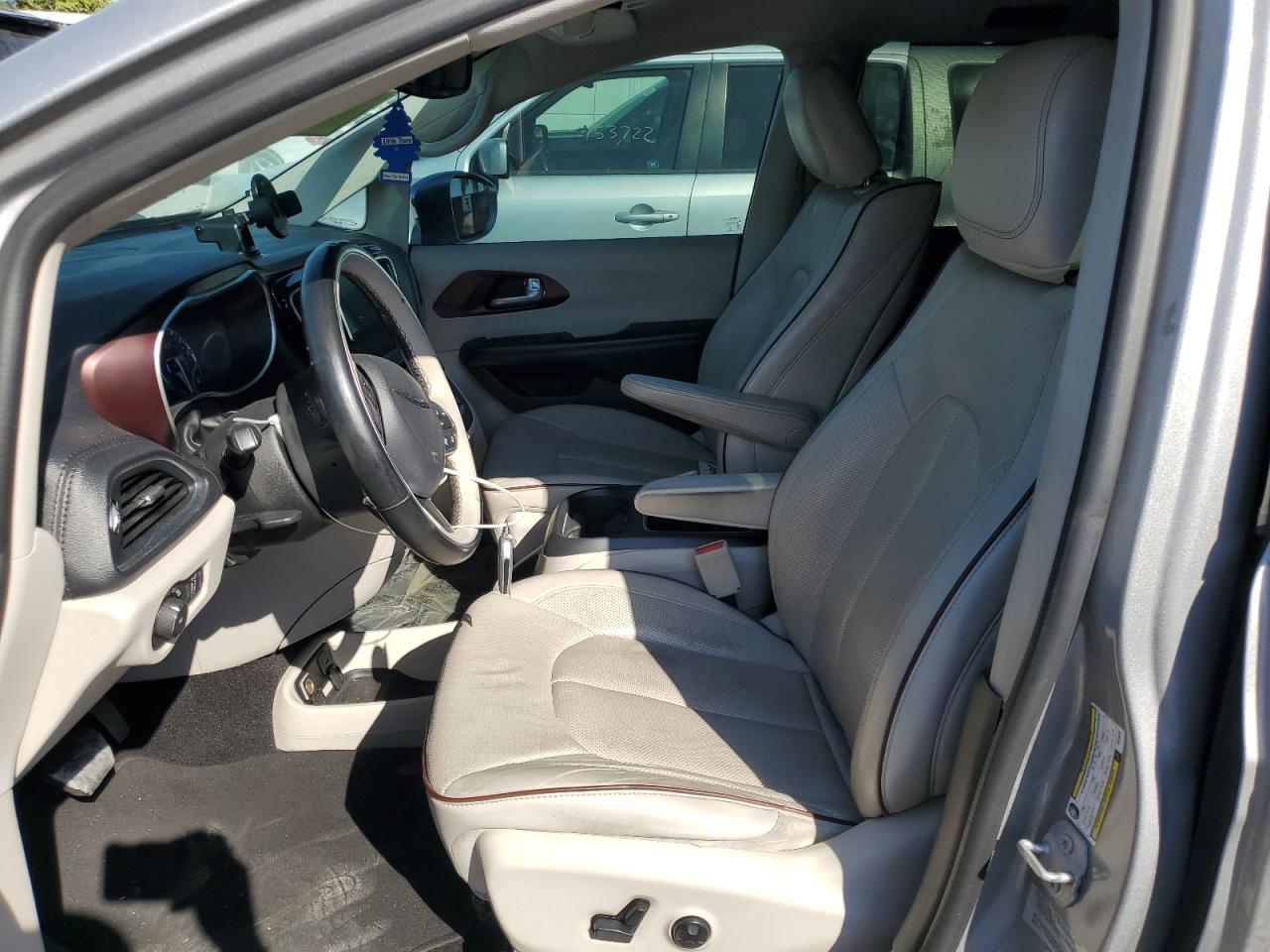 2017 Chrysler Pacifica - Image 7