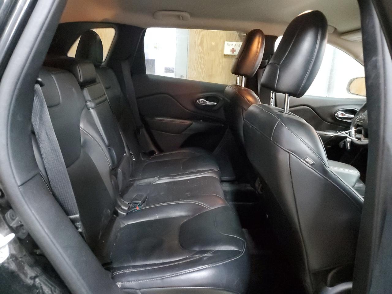 2016 Jeep Grand Cherokee - Image 11