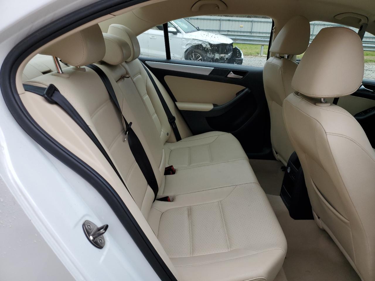 2014 Volkswagen Jetta - Image 10